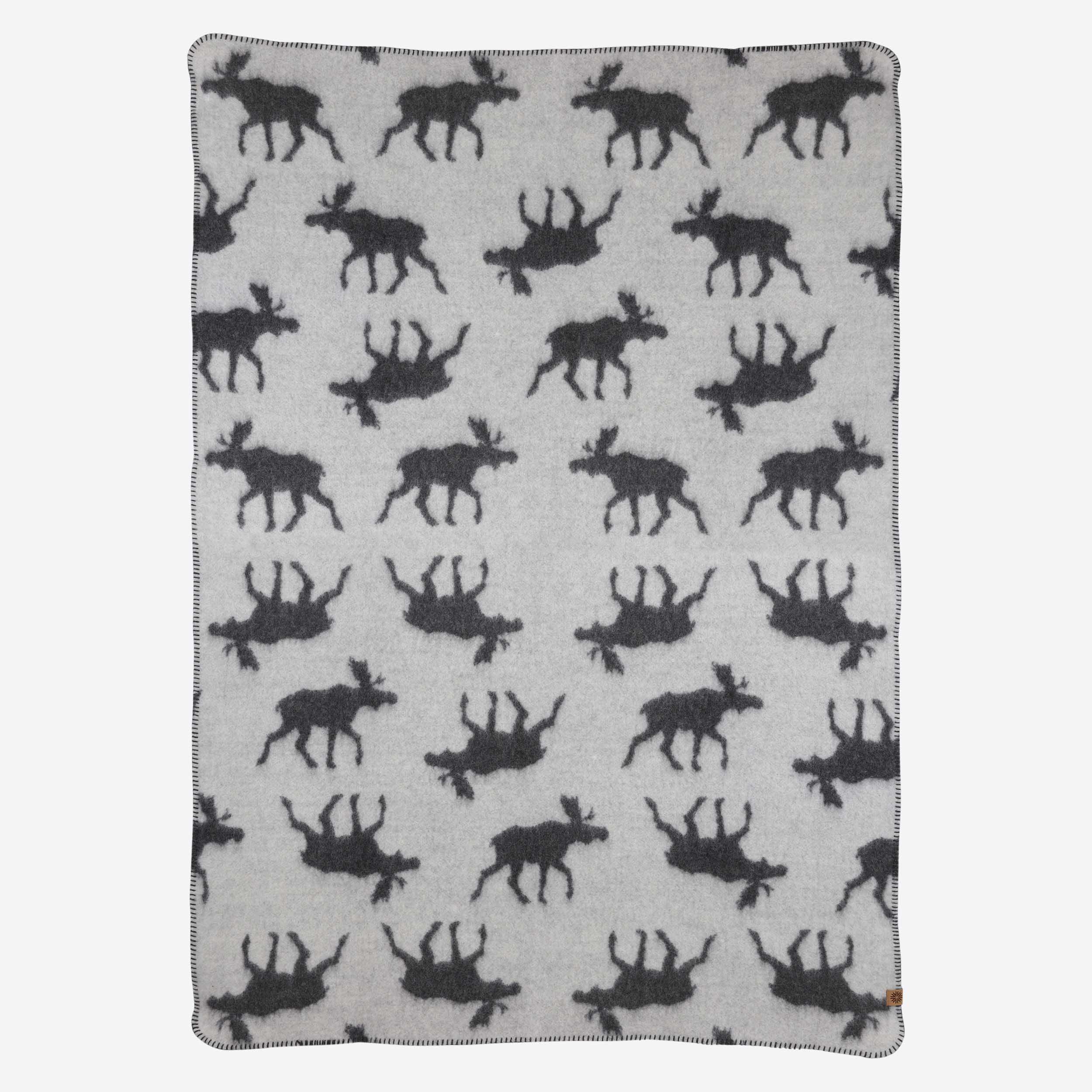 BJARMI2-MOOSE-WOOL-Blanket-nordic-throw-iceland-design_58.jpeg